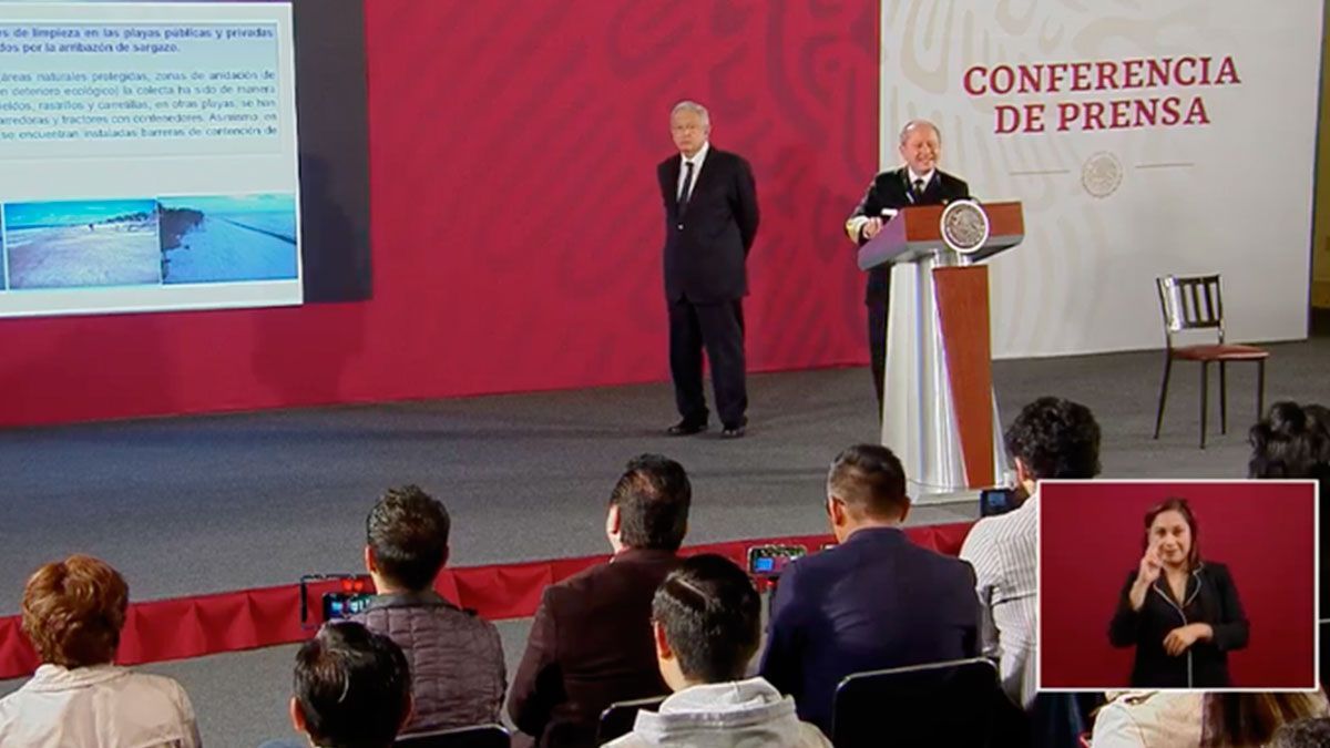 Se está ganando la batalla al sargazo: AMLO