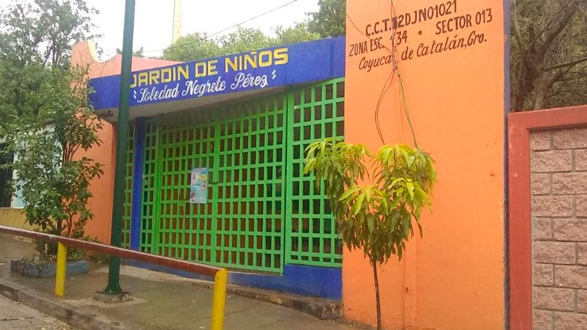 Pelea entre cárteles deja a niños sin clases