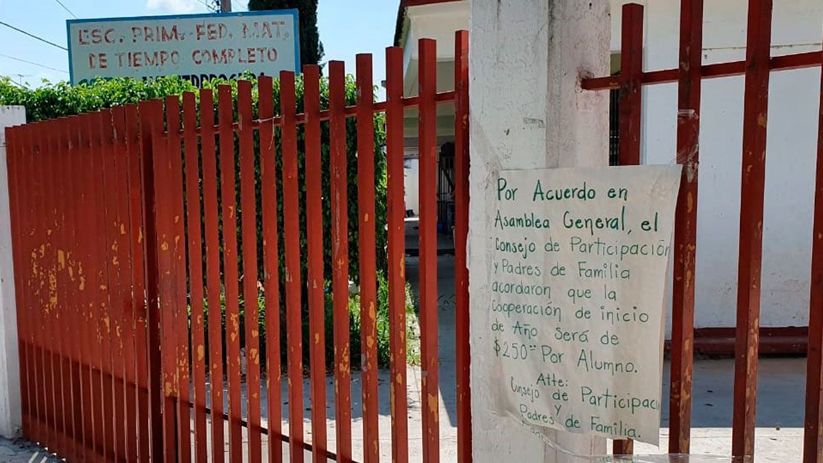 Protestan por imposición de cuotas escolares en Jojutla