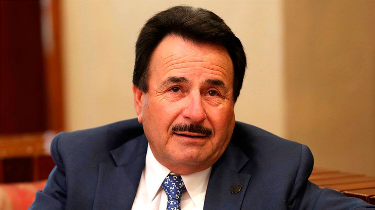 Edil en Tijuana regala cirugías a su gabinete