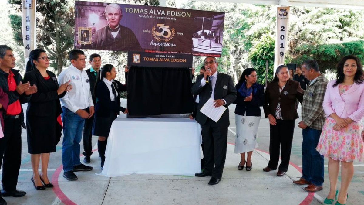 Celebran aniversario de la secundaria Tomás Alva Edison de Jumiltepec