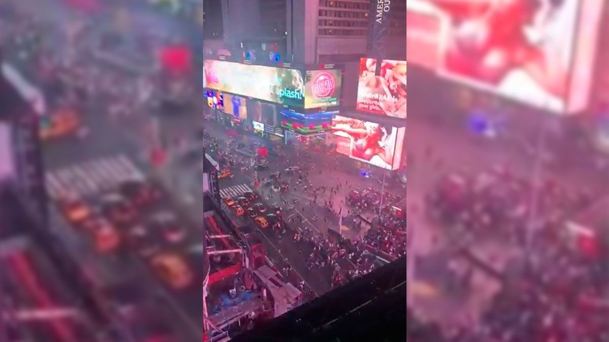Confunden sonido de escape de moto con presunto tiroteo en Time Square
