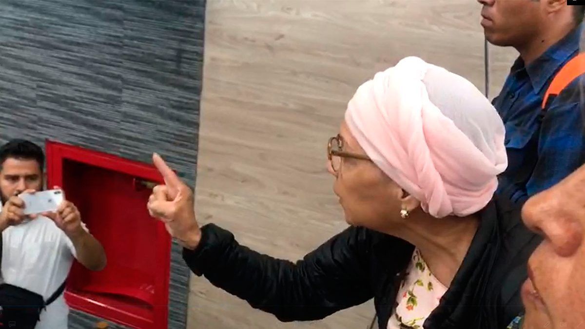 Reclama madre de víctima a Fiscal de Morelos durante comparecencia