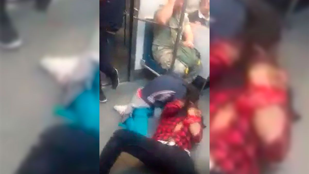 Graban pelea a golpes en el metro entre hombre y mujer