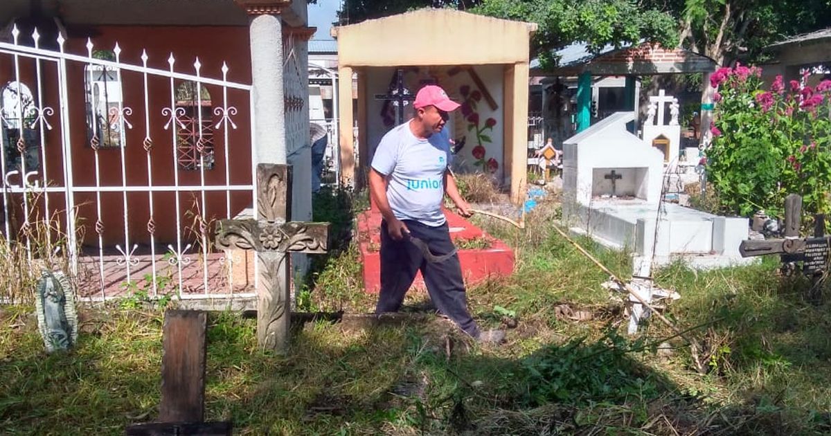 Realizan limpieza en los panteones de Ayala para combatir el dengue