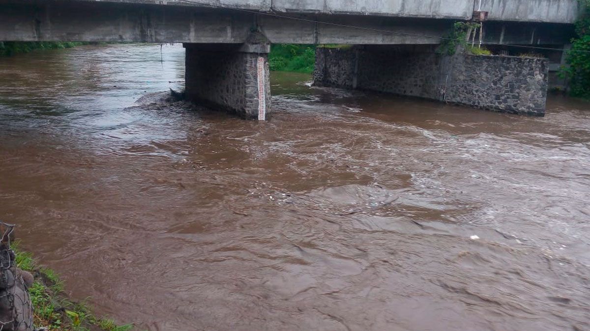 Incrementa caudal de río Apatlaco; sin riesgos en Zacatepec