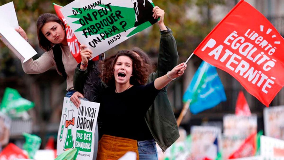 Marchan franceses contra reproducción asistida