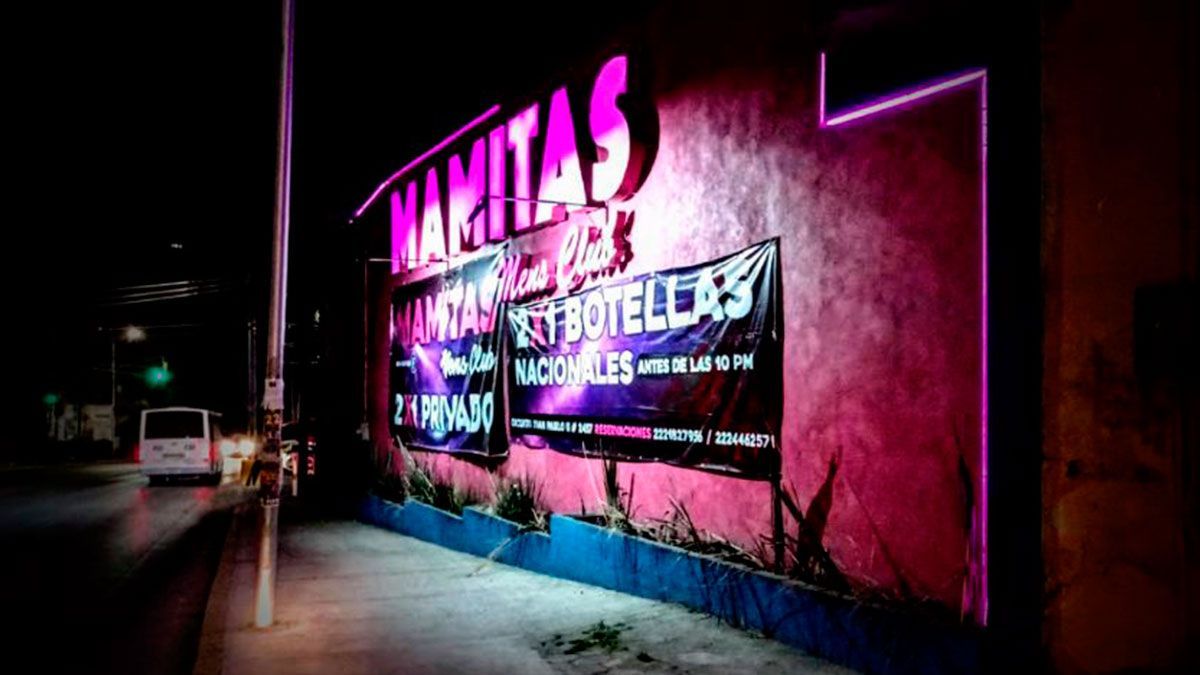 Balean “table dance” en Puebla
