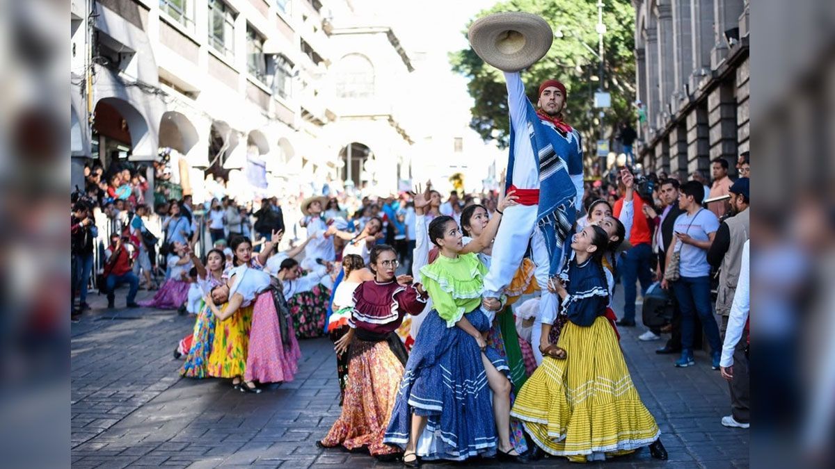 Alistan desfile en Cuernavaca por aniversario de Revolución Mexicana