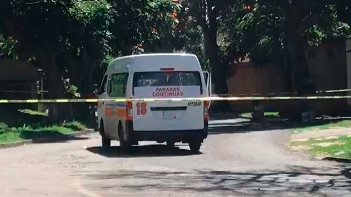 Asaltan Ruta 18 en Cuernavaca, hieren al conductor
