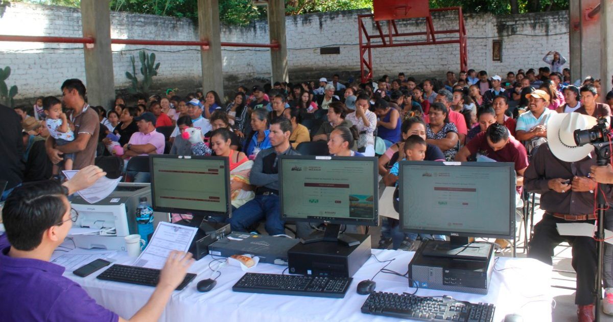 Entregan constancias de inexistencia en Ayala