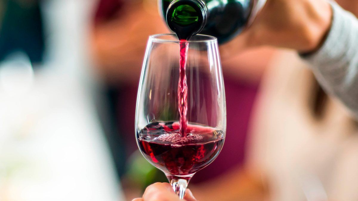 Beber vino podría disminuir el estrés y la ansiedad: Estudio