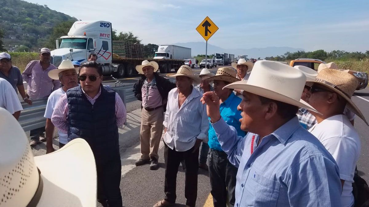 Amagan ejidatarios de Jojutla con nuevos bloqueos en la Siglo XXI