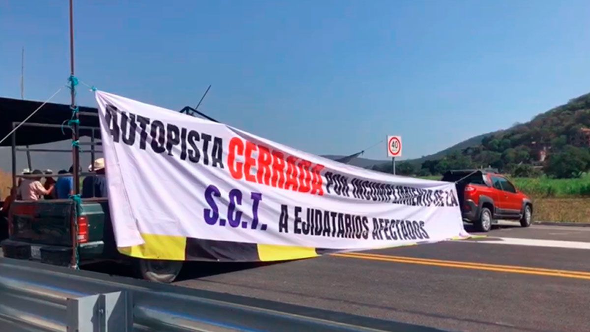 Vuelven a bloquear autopista Siglo XXI