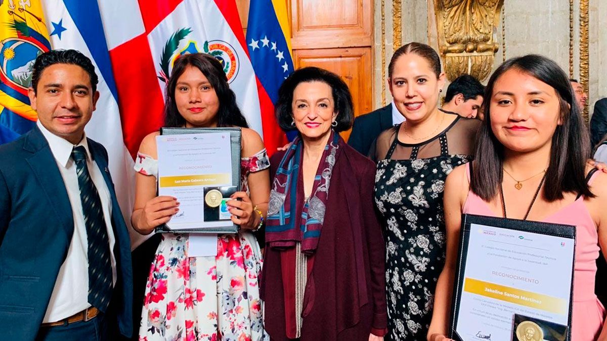 Reconocen a alumnos de Conalep Morelos con Presea Nacional