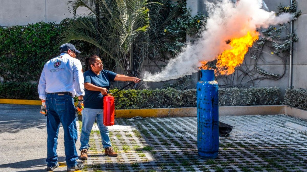 Capacitan a personal del C5 en materia de Protección Civil
