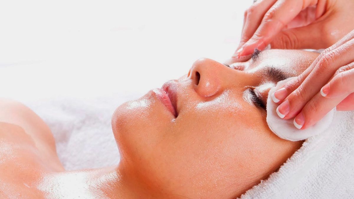 Conoce la importancia de tener una limpieza facial profunda