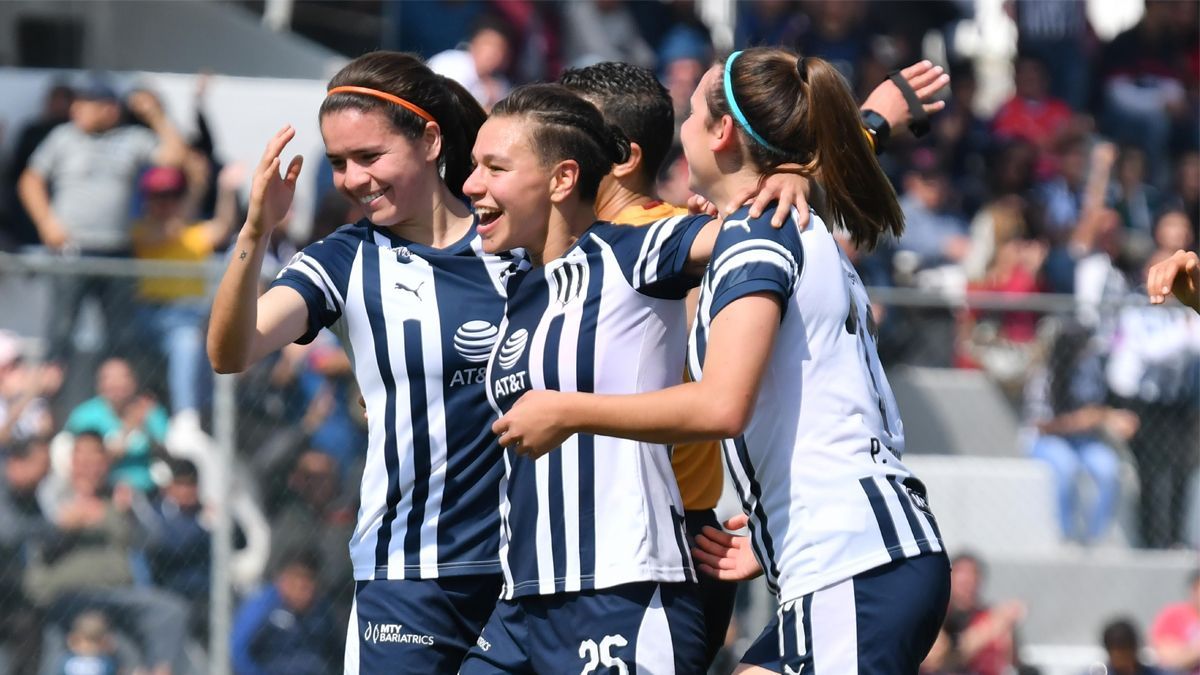 No hay apoyo al futbol femenil en México