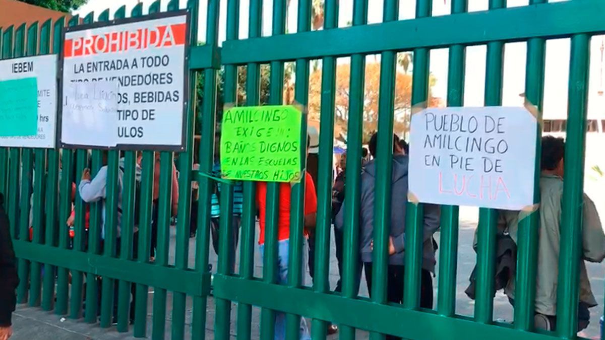 Toman instalaciones del IEBEM en exigencia de recursos para escuelas en Amilcingo