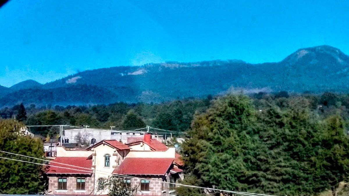 Atienden incendio forestal en paraje de Huitzilac