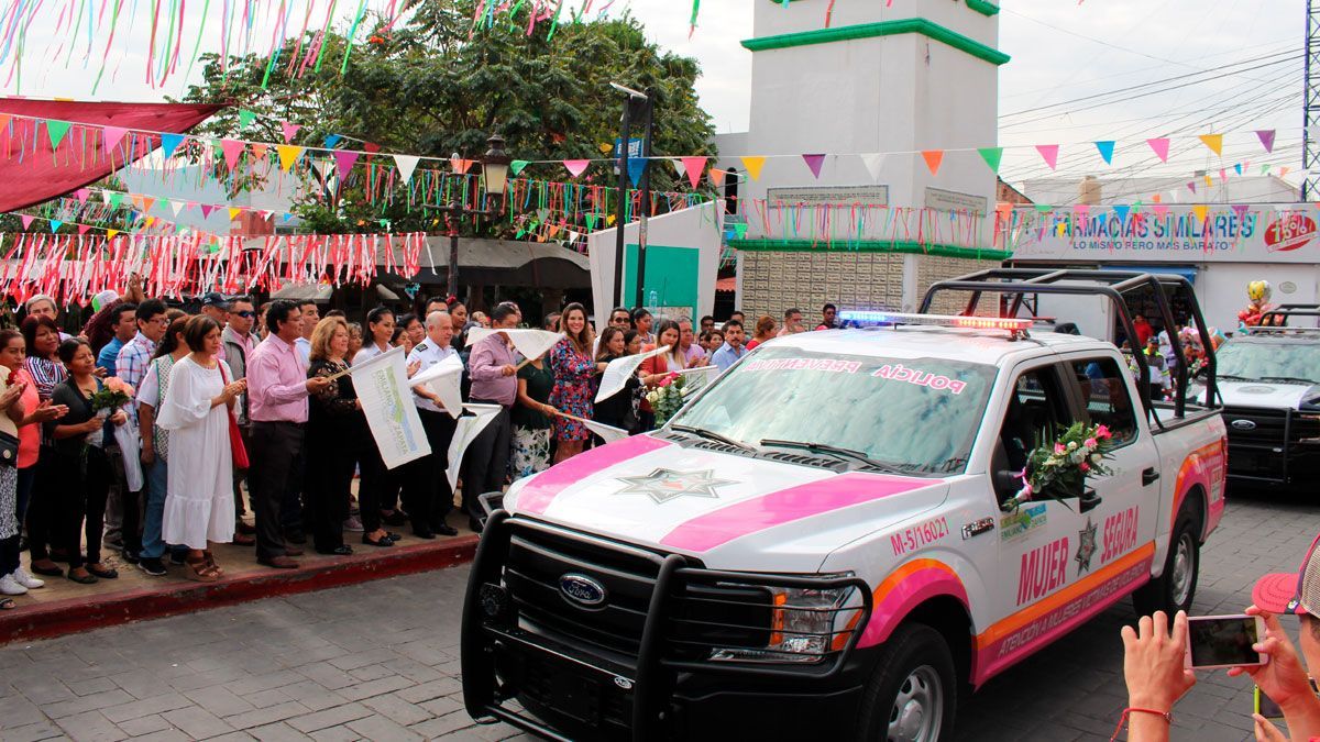 Dan banderazo de salida a la Patrulla Rosa