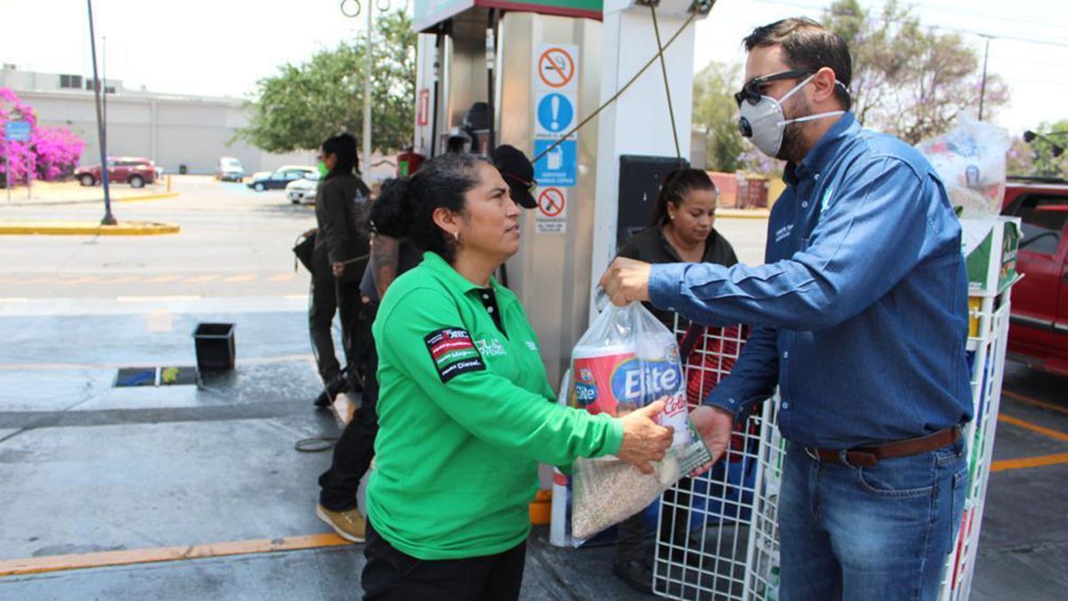 Entrega PAN apoyos alimentarios a familias morelenses