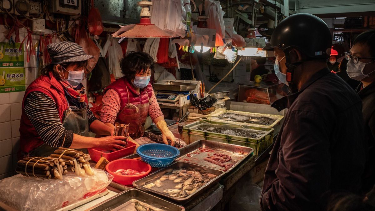 Comienzan a abrir negocios en Wuhan tras pandemia