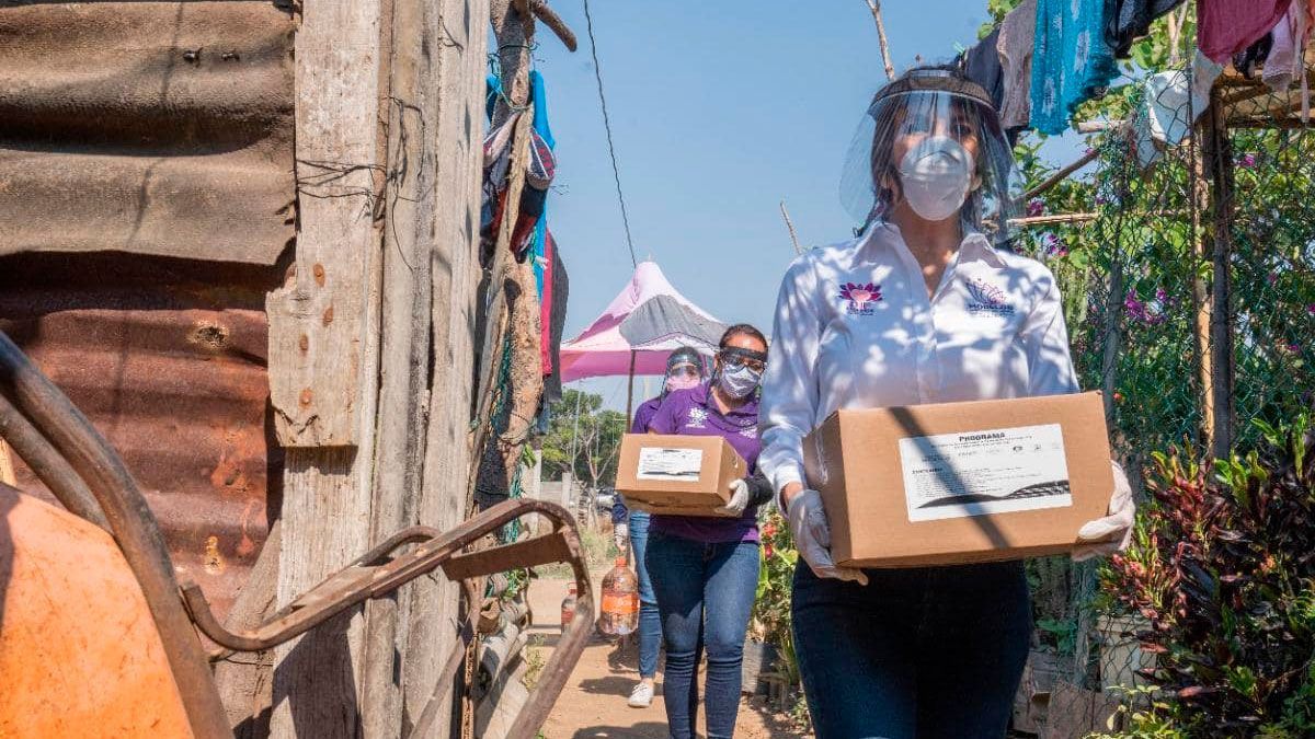 Entrega DIF Morelos despensas a familias vulnerables de Yautepec