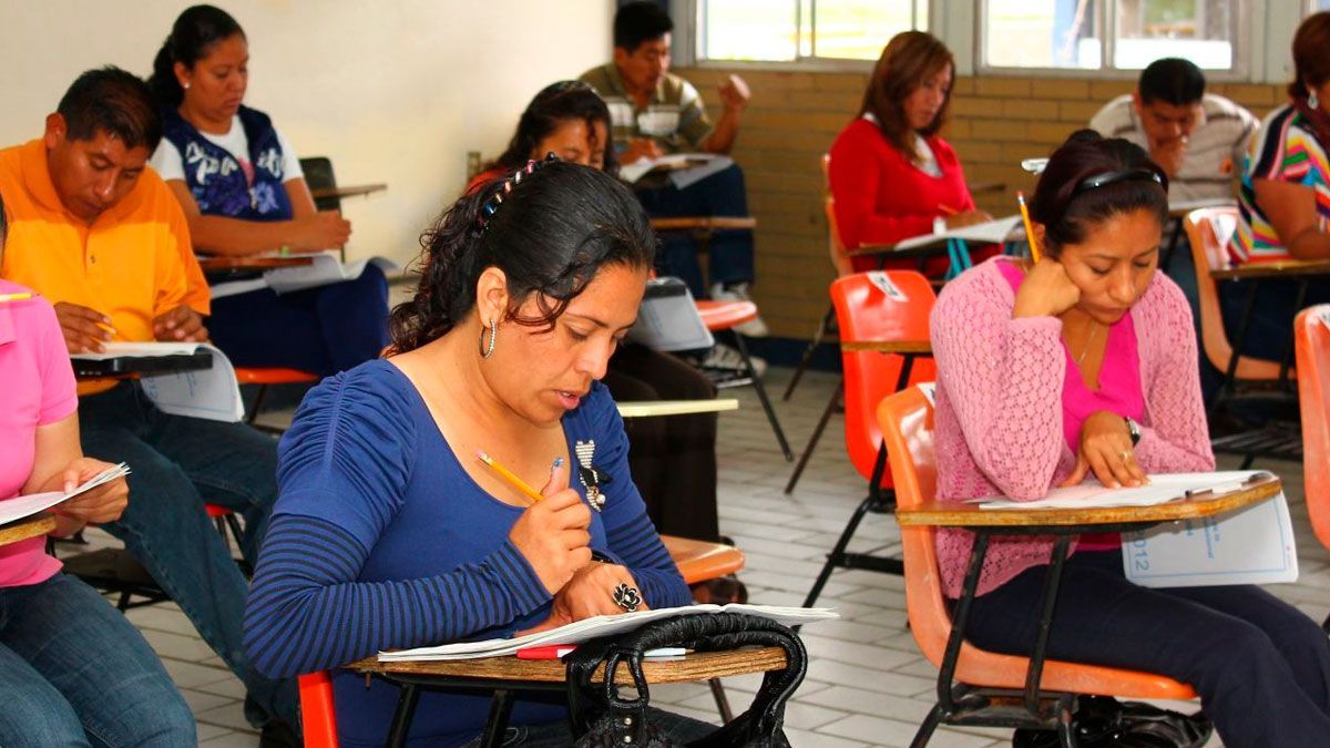 Promete diputada apoyo a docentes para el reinicio de clases