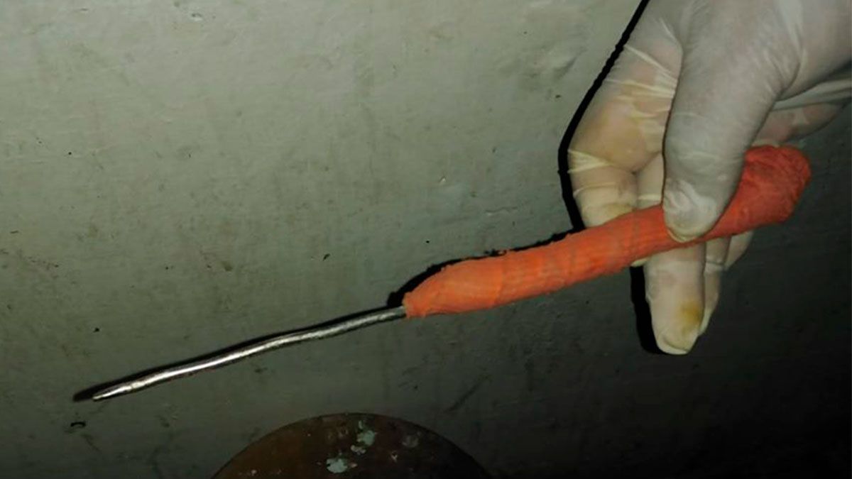 Decomisan puntas metálicas hechizas durante operativo en el Cereso Morelos