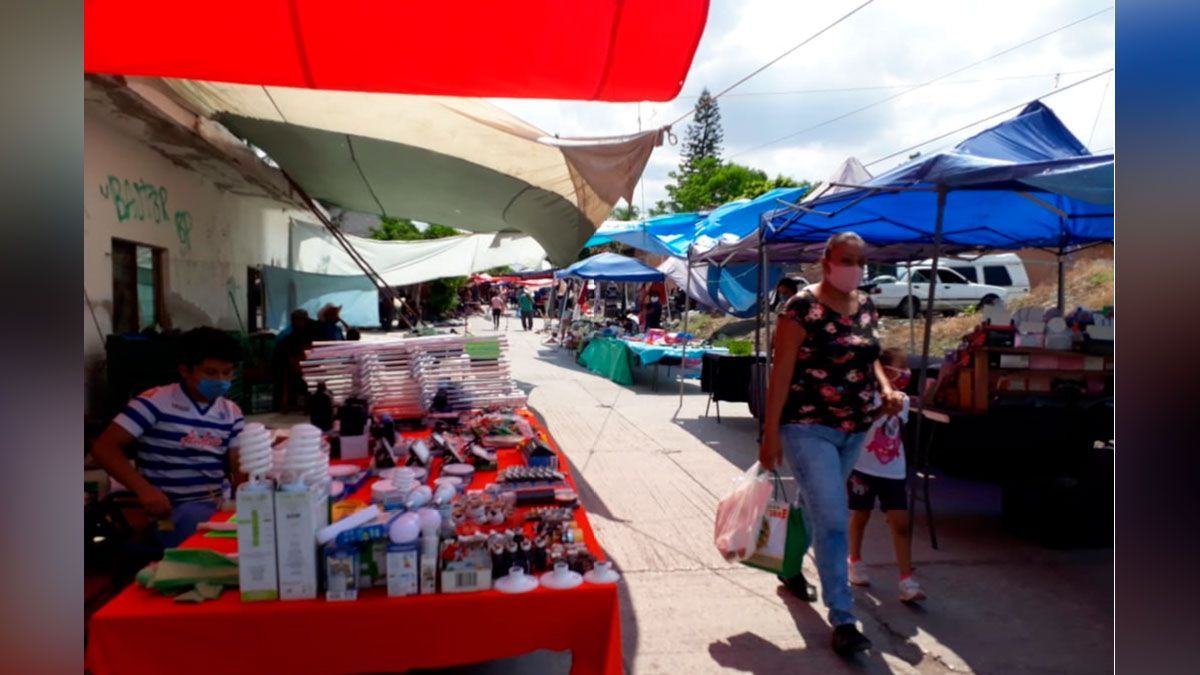 Reinicia actividades tianguis en Ayala bajo medidas sanitarias