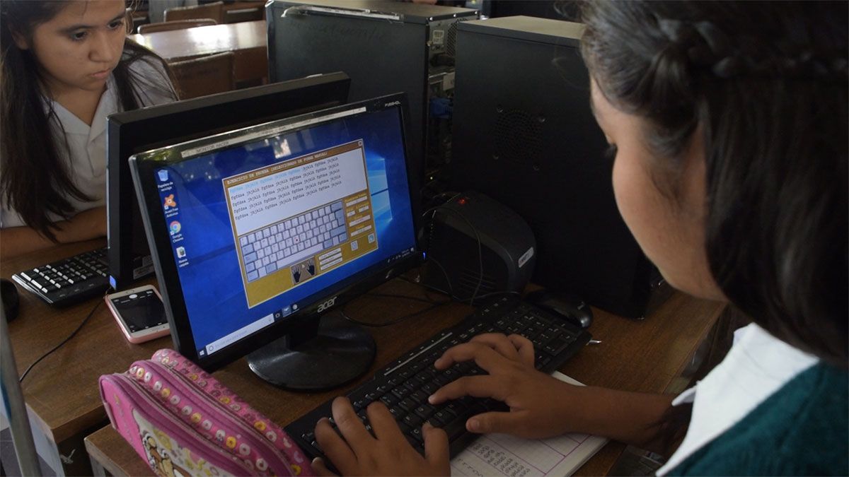 Optimiza IEBEM herramientas digitales para profesores en Morelos
