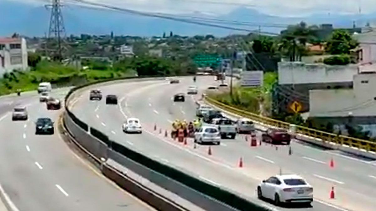 Confirman nuevo bache en el Paso Exprés de Cuernavaca