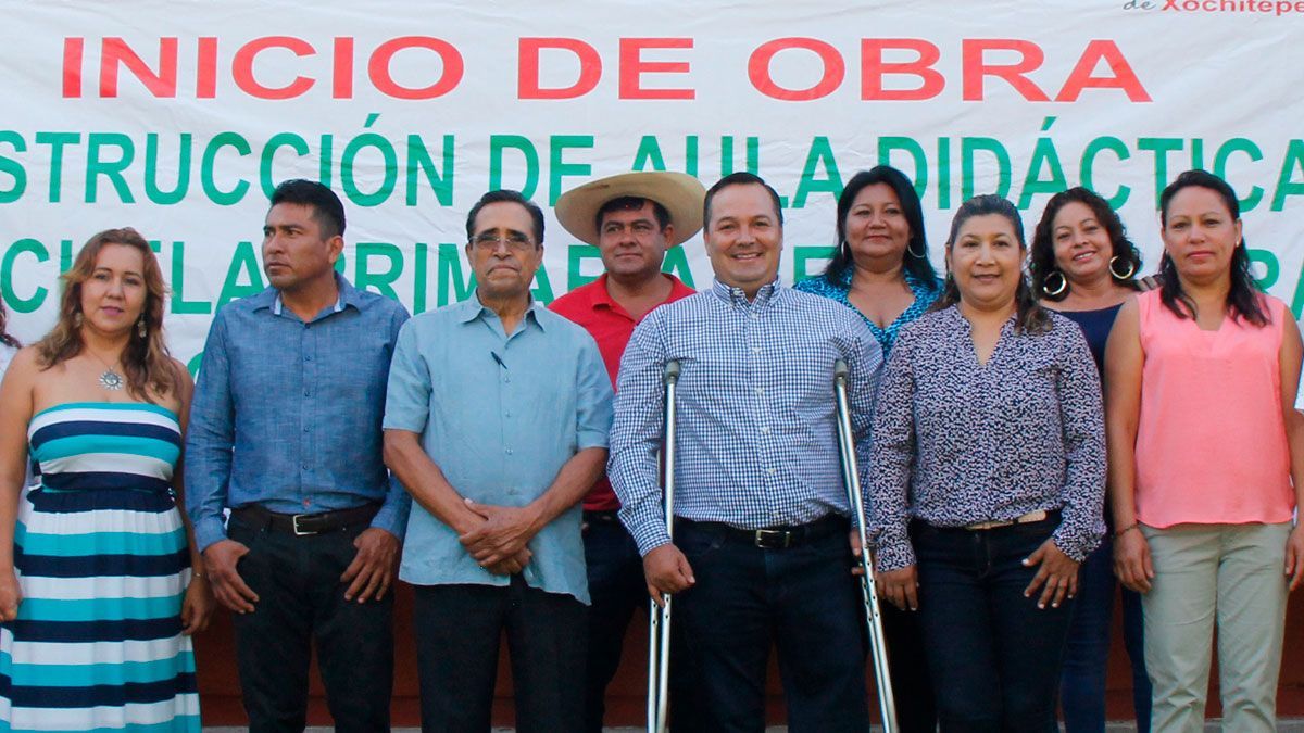 Utiliza alcalde su discapacidad para iniciar campaña