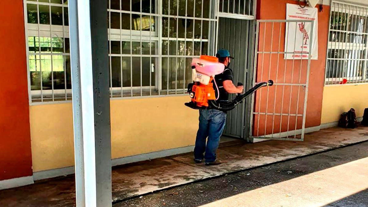 Realizan jornada de limpieza y mantenimiento en escuelas
