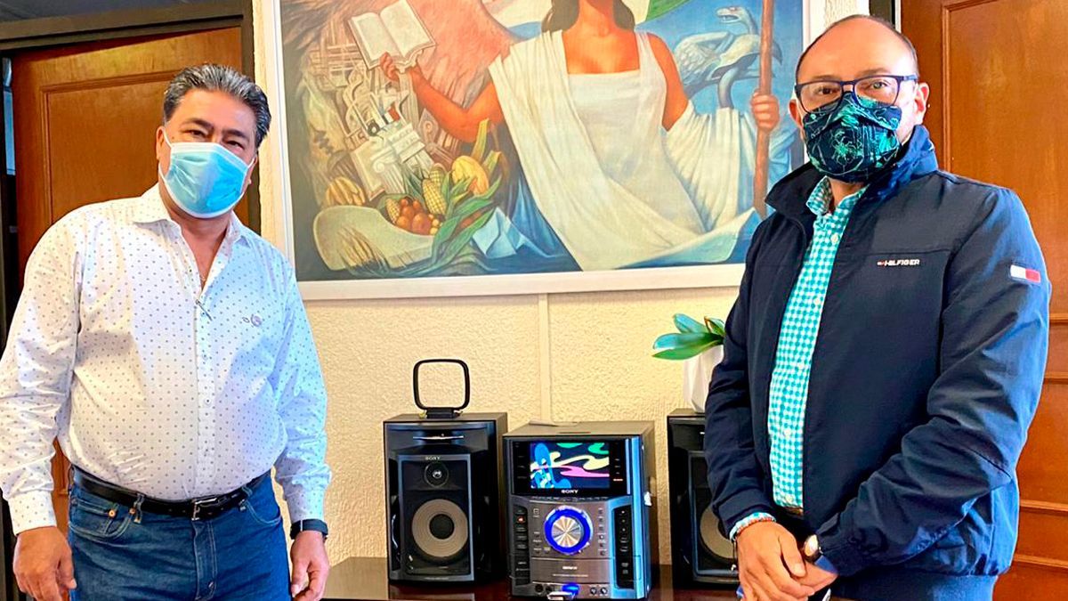 Garantiza IEBEM inclusión educativa a distancia con cápsulas radiofónicas
