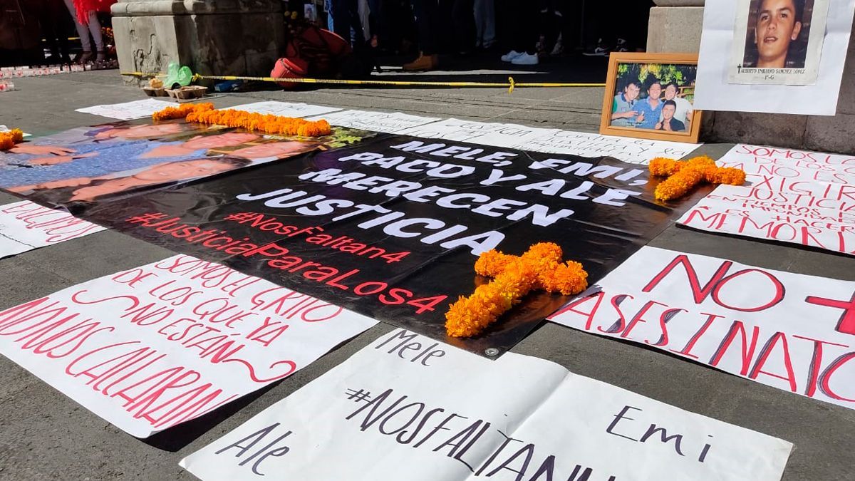 Colocan ofrenda a víctimas en Palacio de Morelos