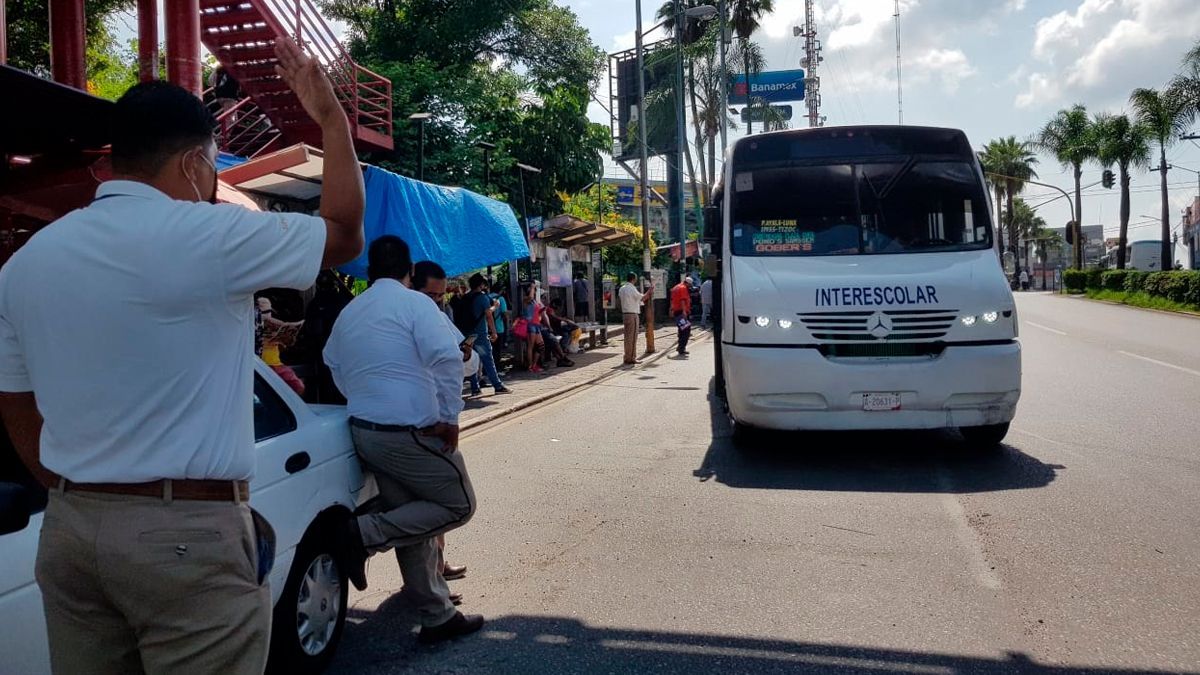 Sin recursos el transporte público para gel antibacterial y cubrebocas