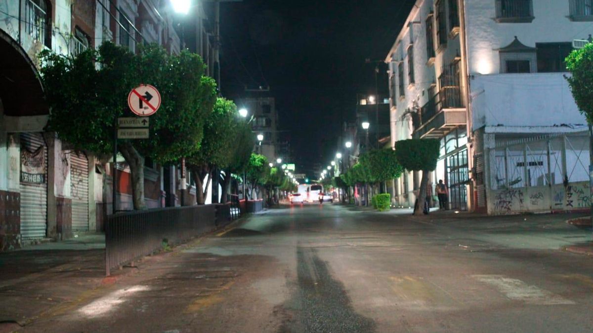 Rehabilitan alumbrado público en Cuernavaca