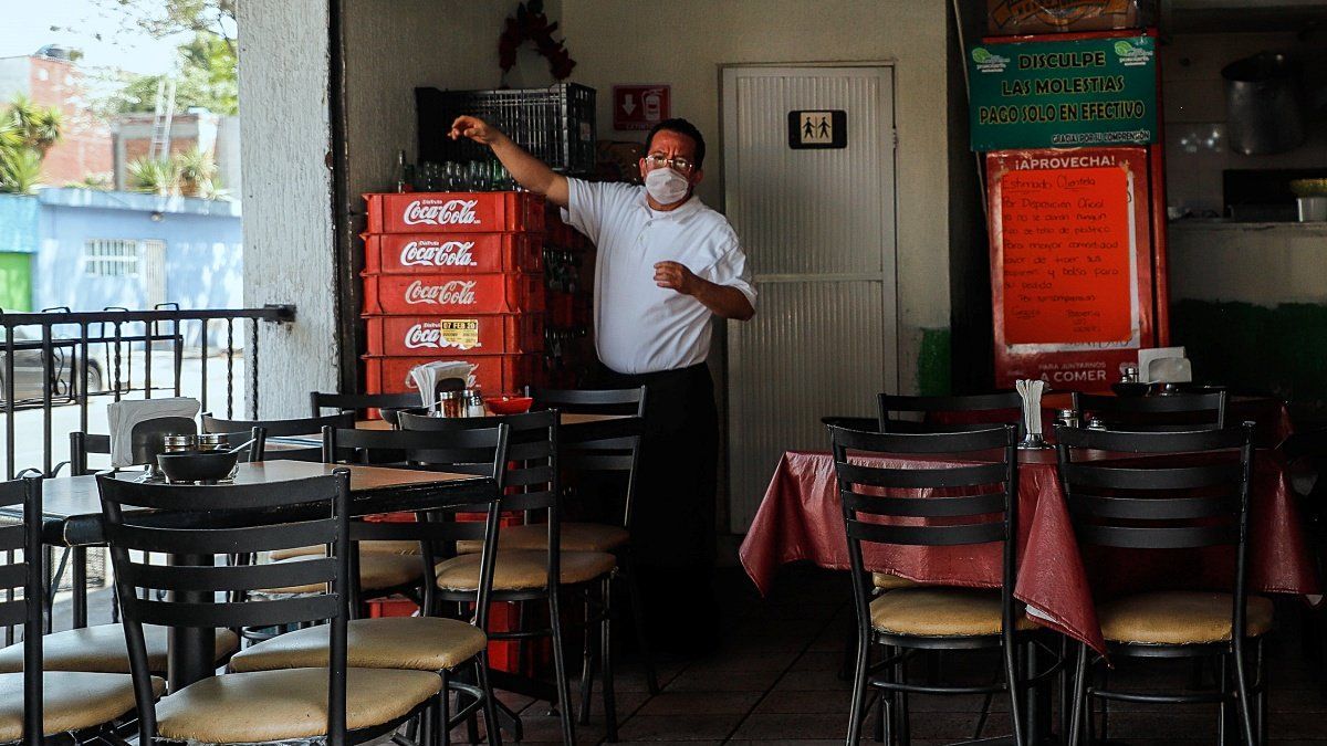 Restauranteros registran pérdidas de hasta 65% por semáforo rojo