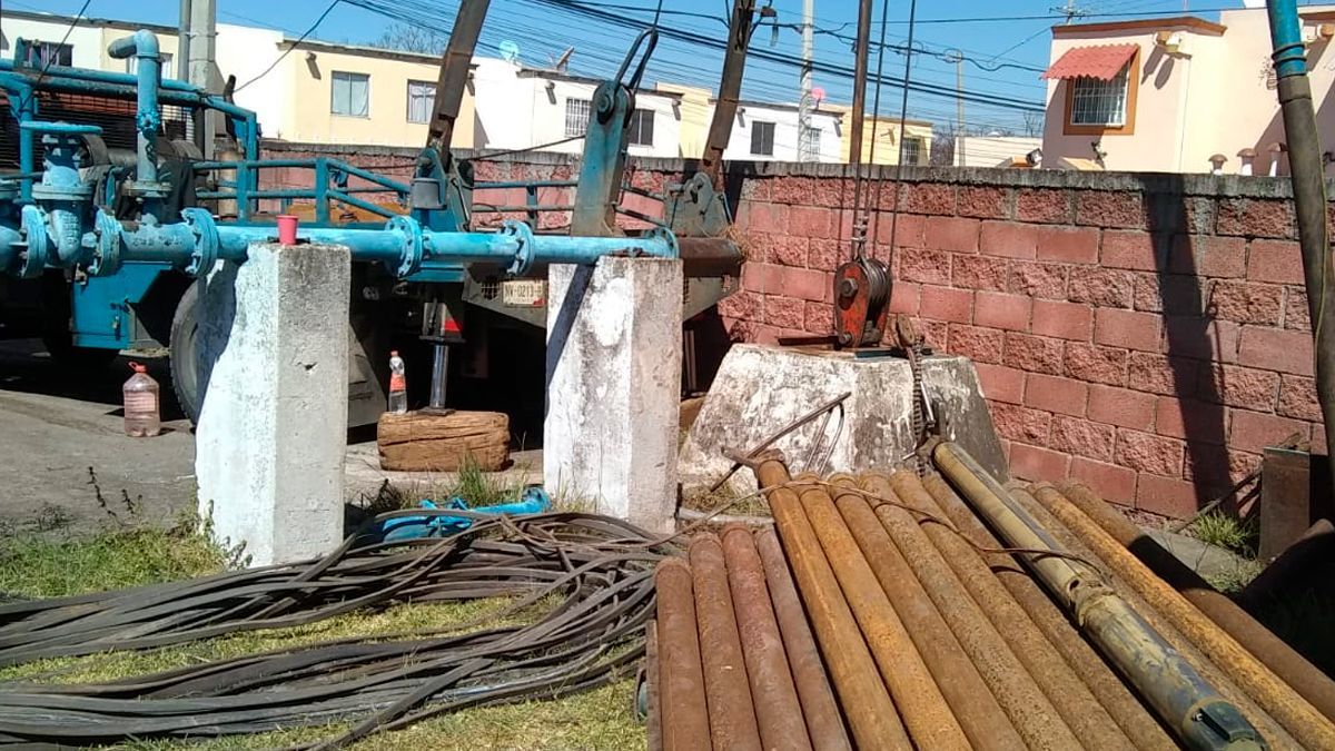 Dan mantenimiento a pozo de agua en Fraccionamiento de Ayala