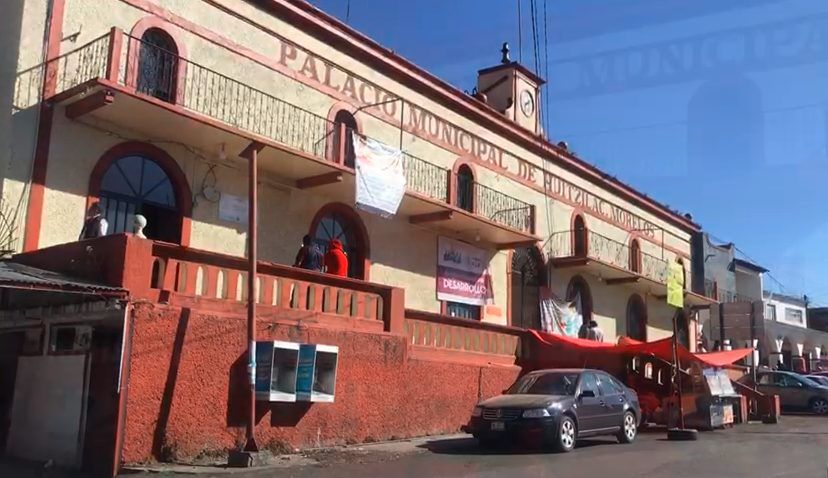 Pagaban horas extras a regidores y altos funcionarios de Huitzilac