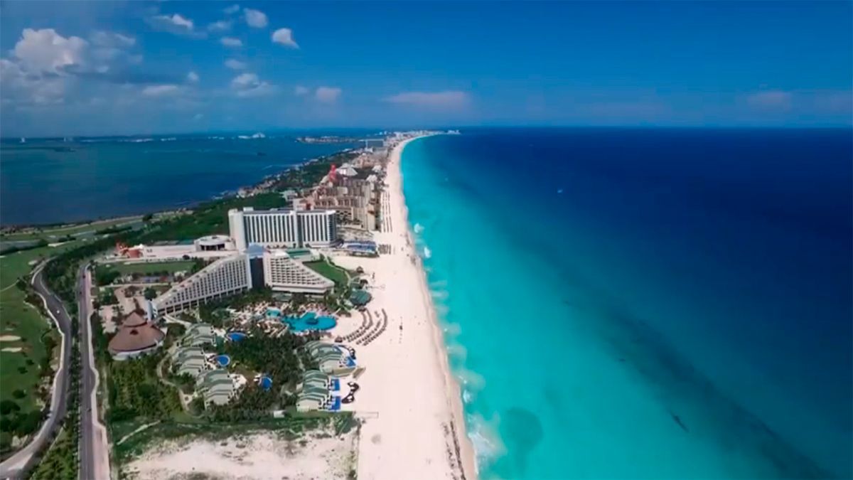Prevé AMLO que turismo en México se reactive en junio