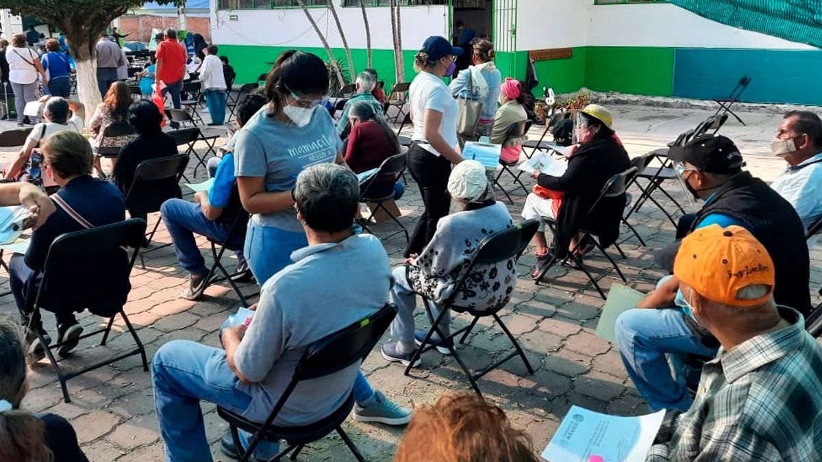 Más de 88 mil adultos mayores han recibido primera dosis contra Covid-19