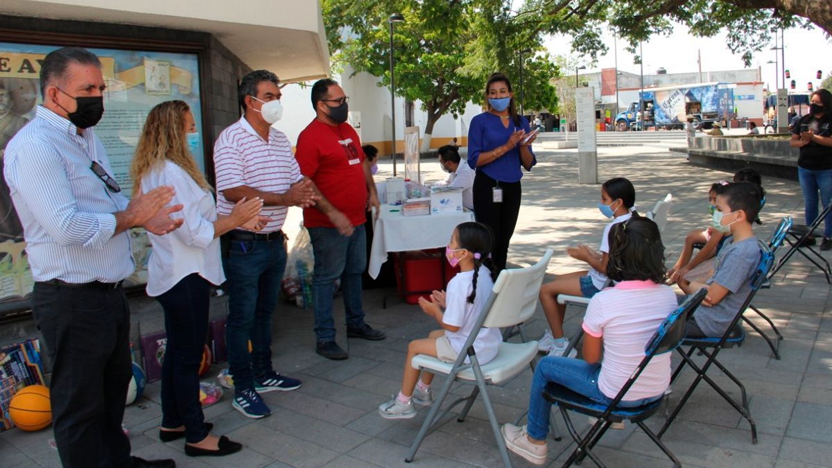 Premian a menores en concurso de dibujo con tema de la No Discriminación