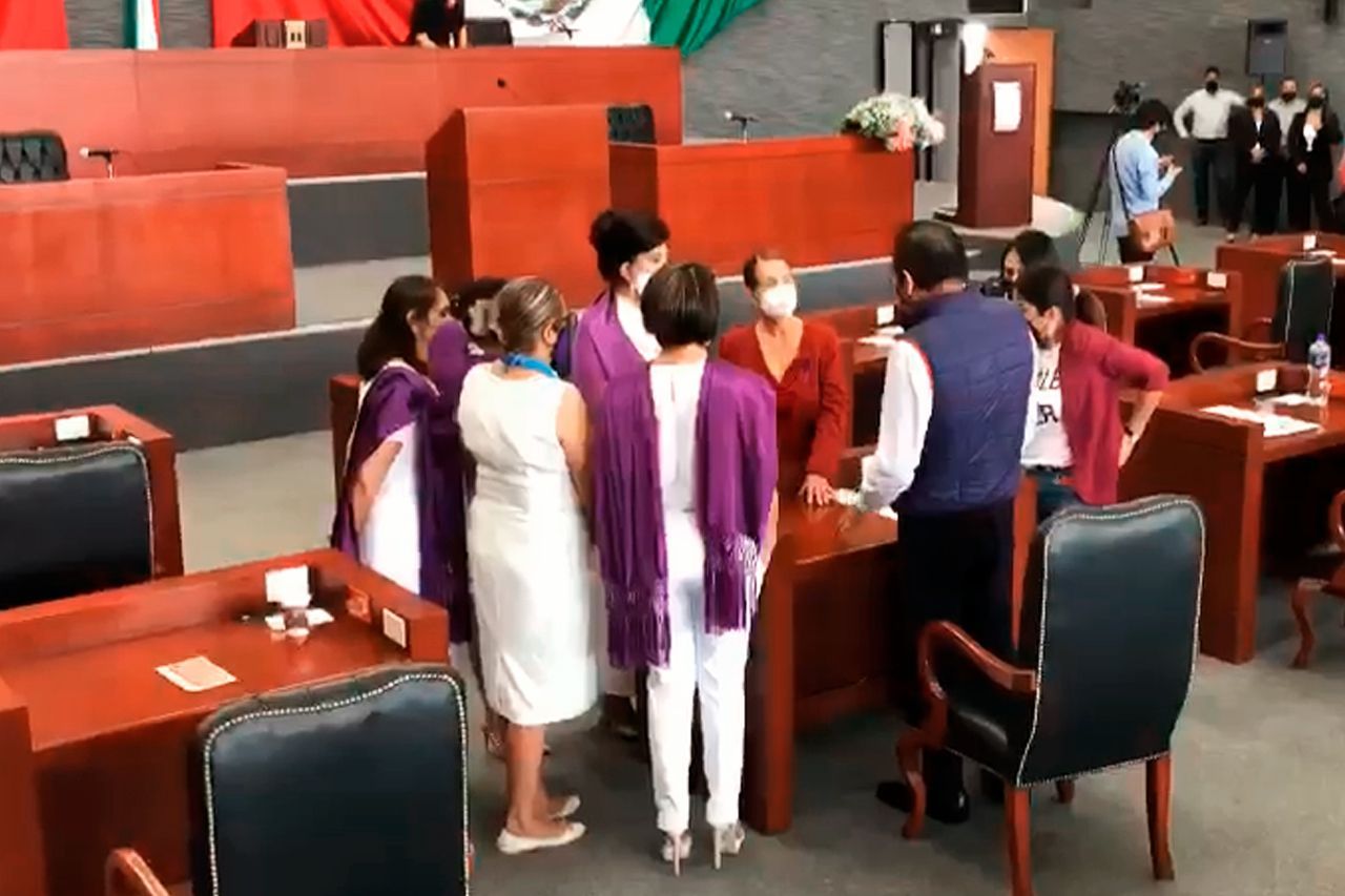 Piden que diputado acusado de presunto abuso sexual se retire del Congreso en Morelos