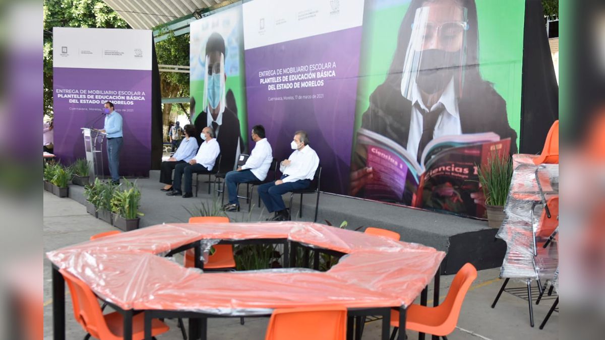 Entregan mobiliario escolar para 134 escuelas en Morelos