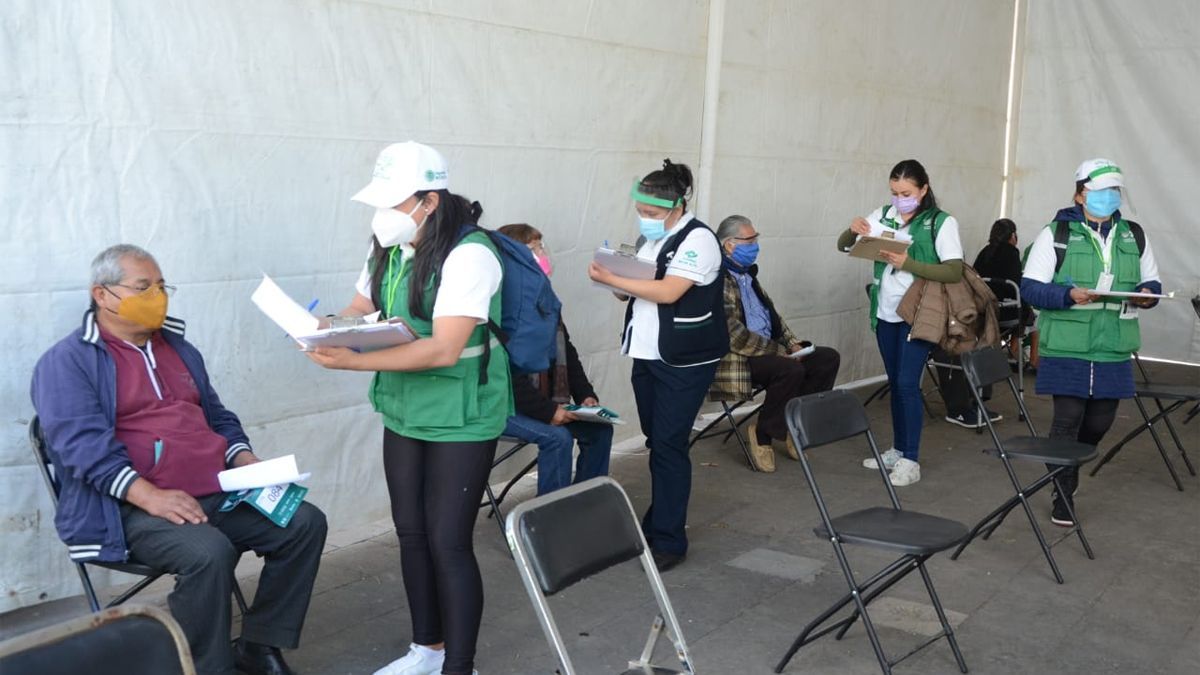 Afirman que todos los adultos mayores de CDMX estarán vacunados en dos semanas