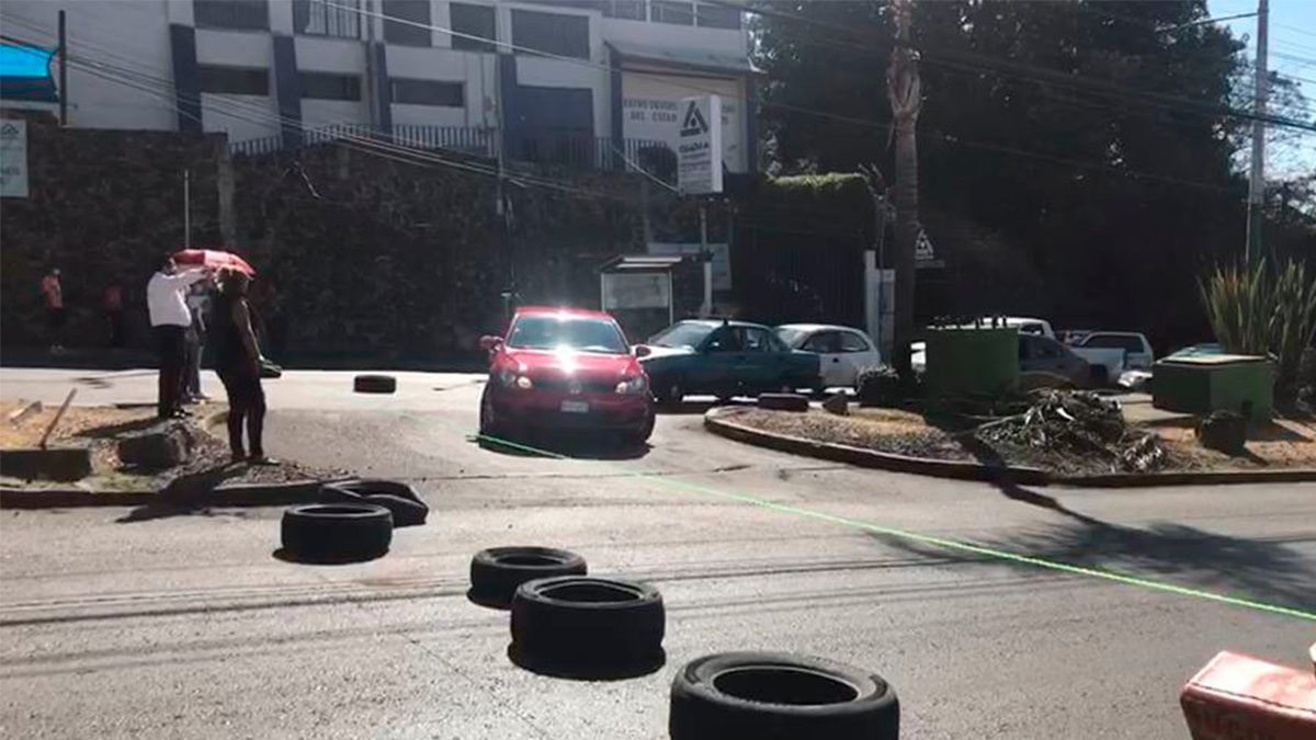24 Morelos Caos vial bloqueo