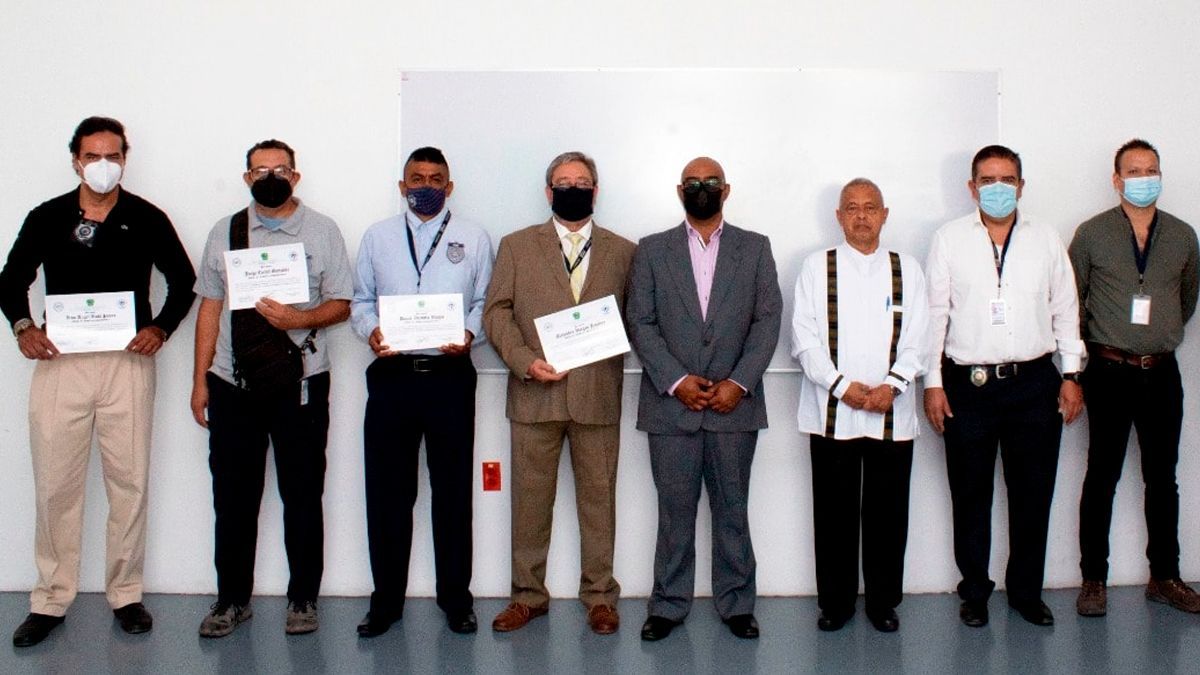 Acreditan a peritos de FGE para identificación vehicular